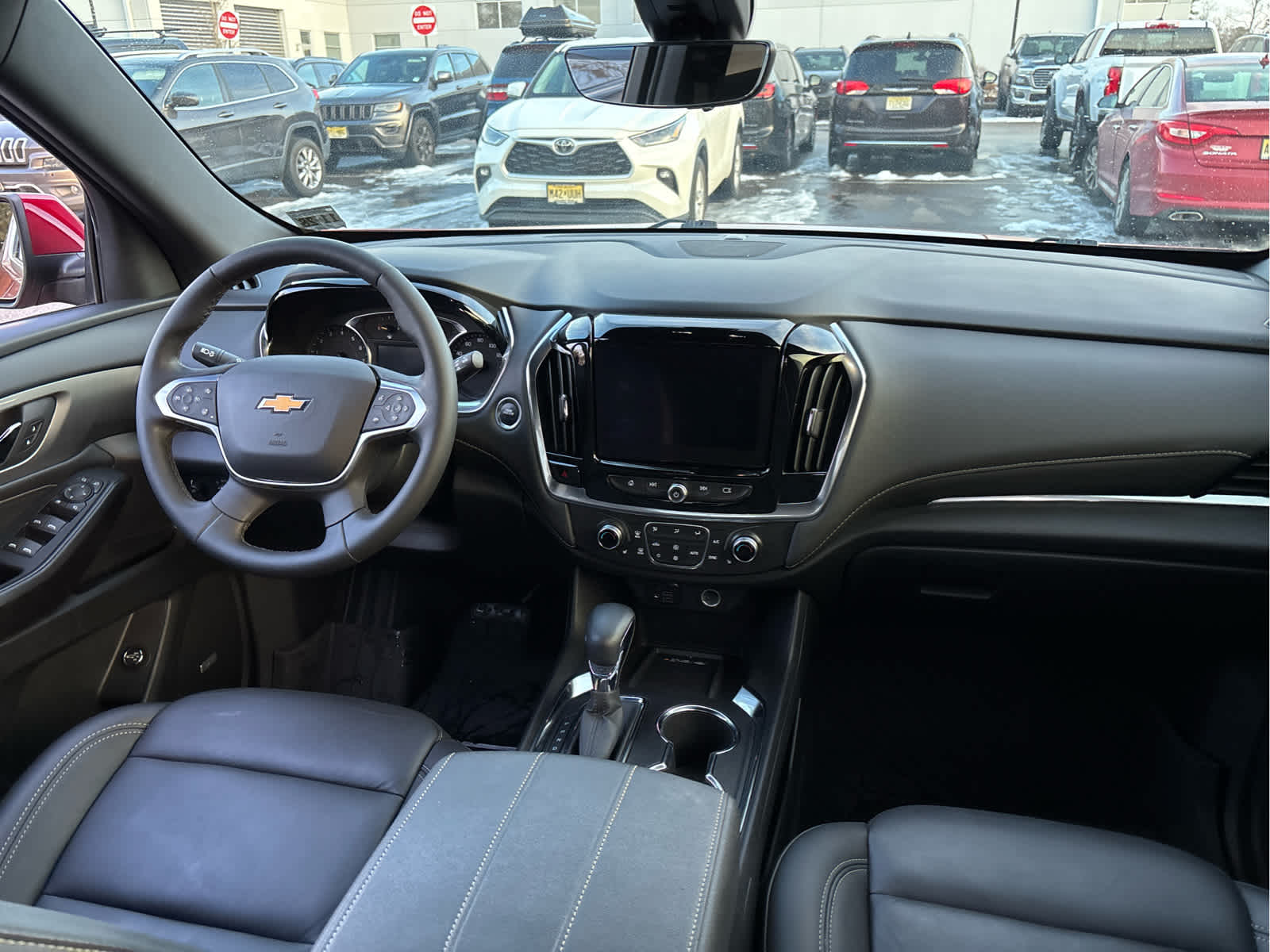 2023 Chevrolet Traverse LT Leather