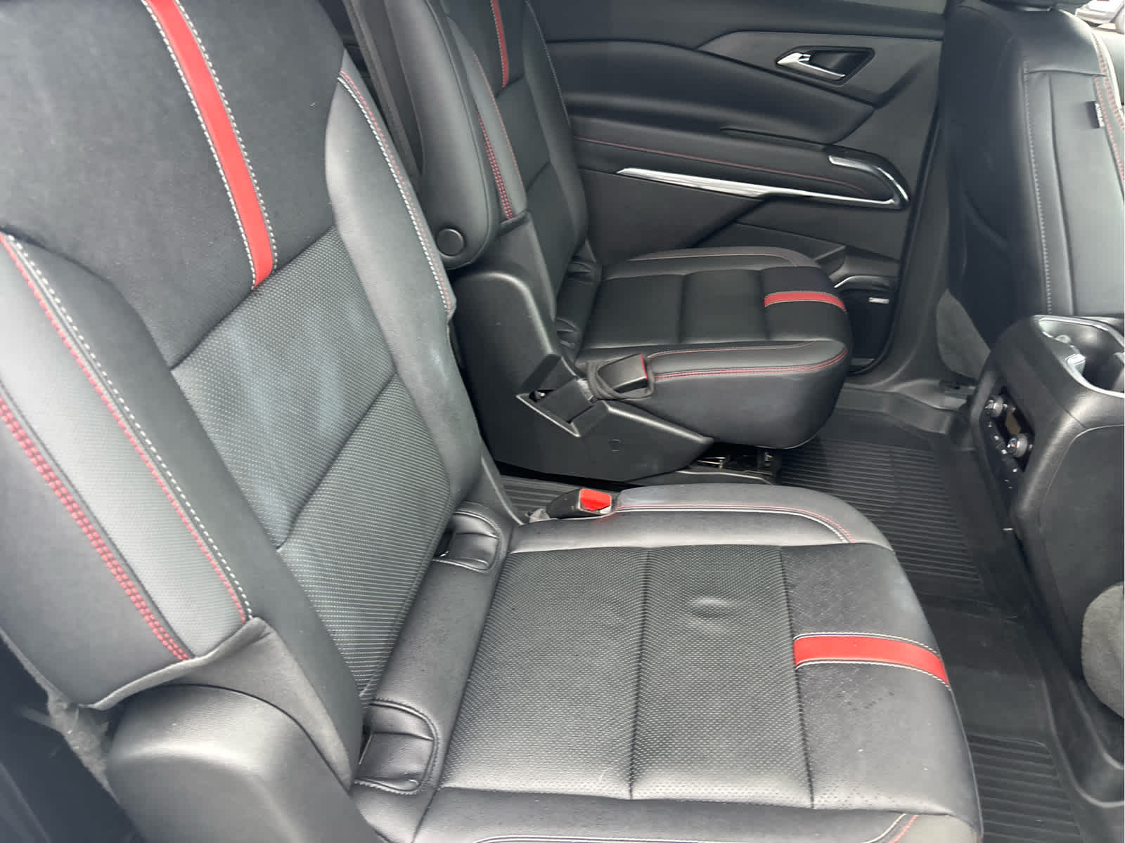 2025 Chevrolet Traverse AWD RS