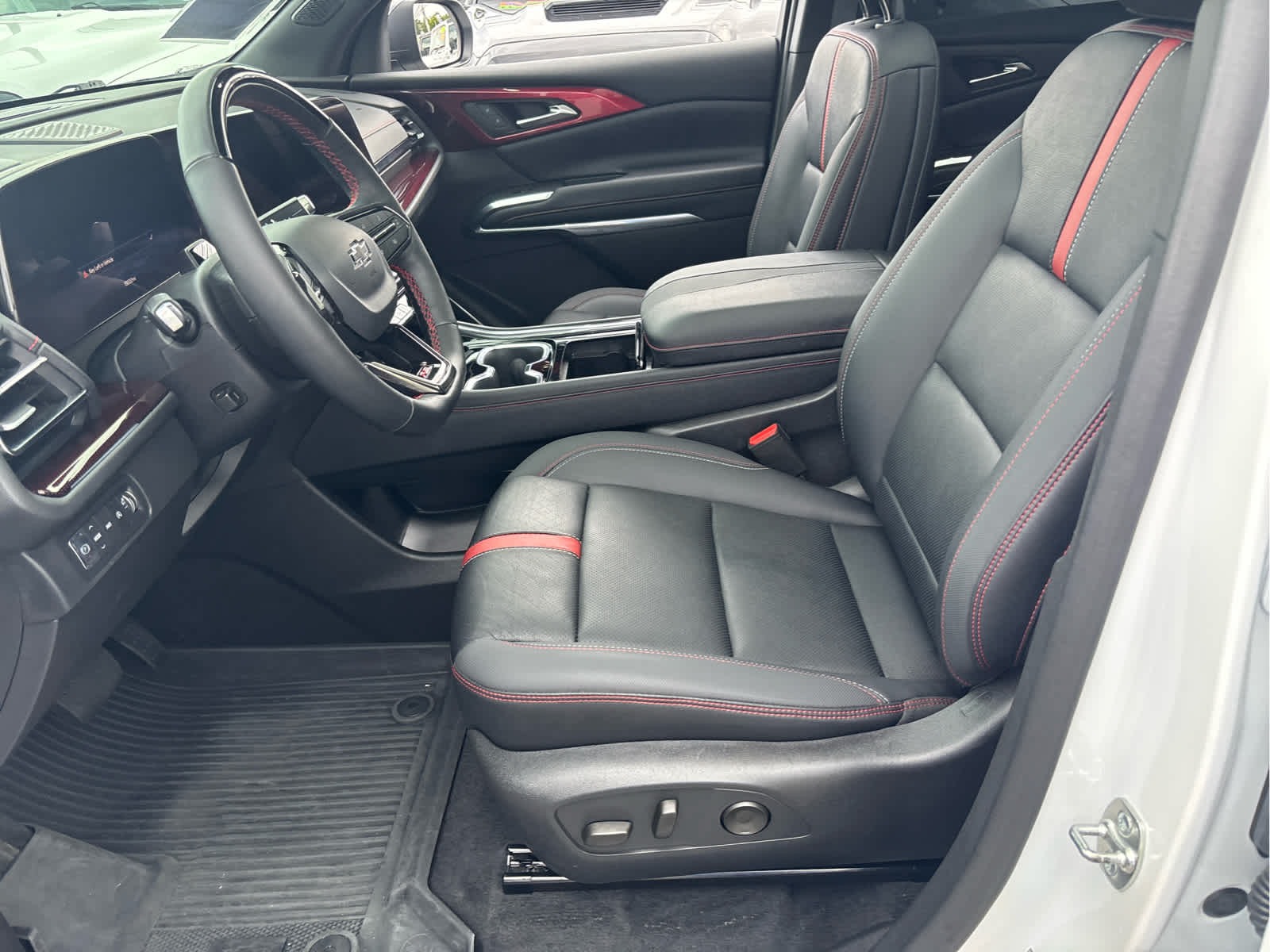 2025 Chevrolet Traverse AWD RS