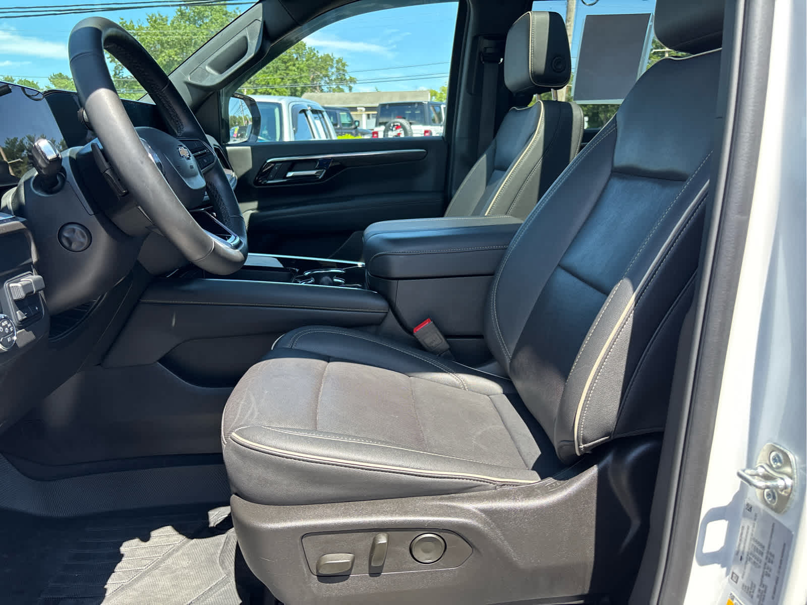 2025 Chevrolet Suburban Premier
