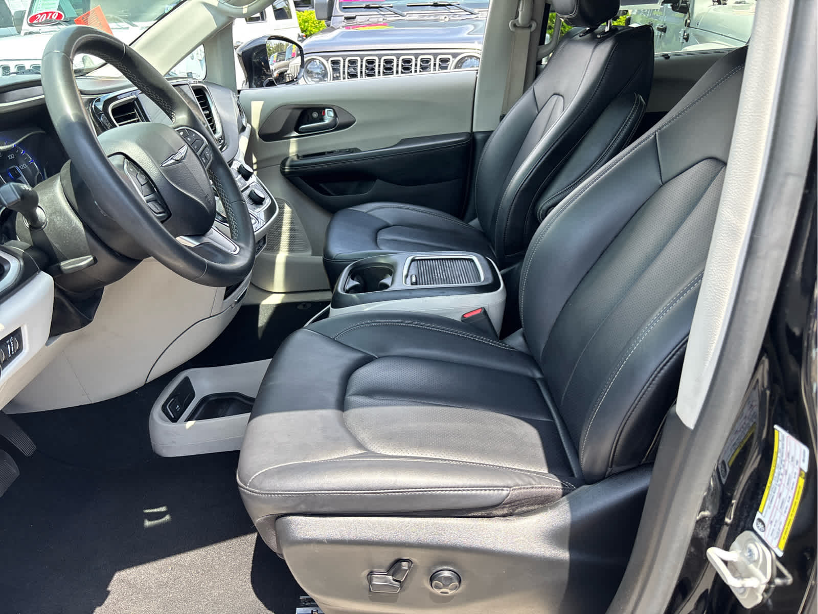 2024 Chrysler Pacifica Touring L