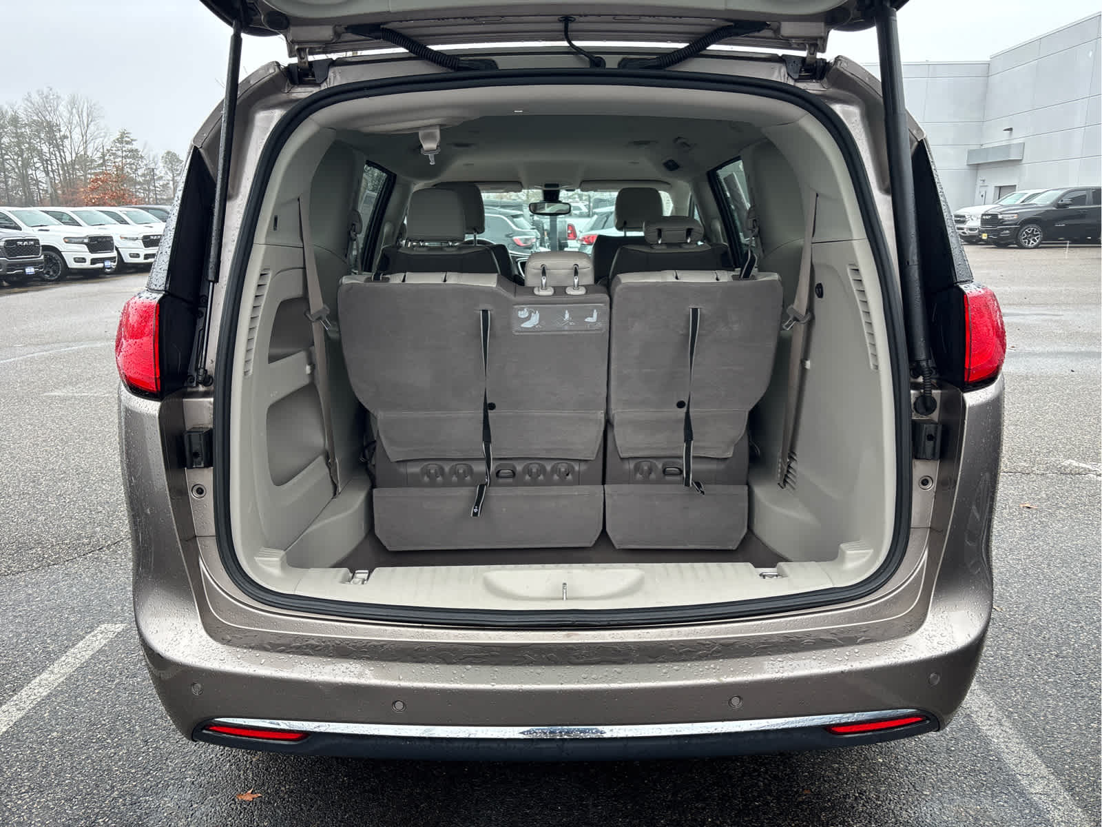 2017 Chrysler Pacifica Touring-L