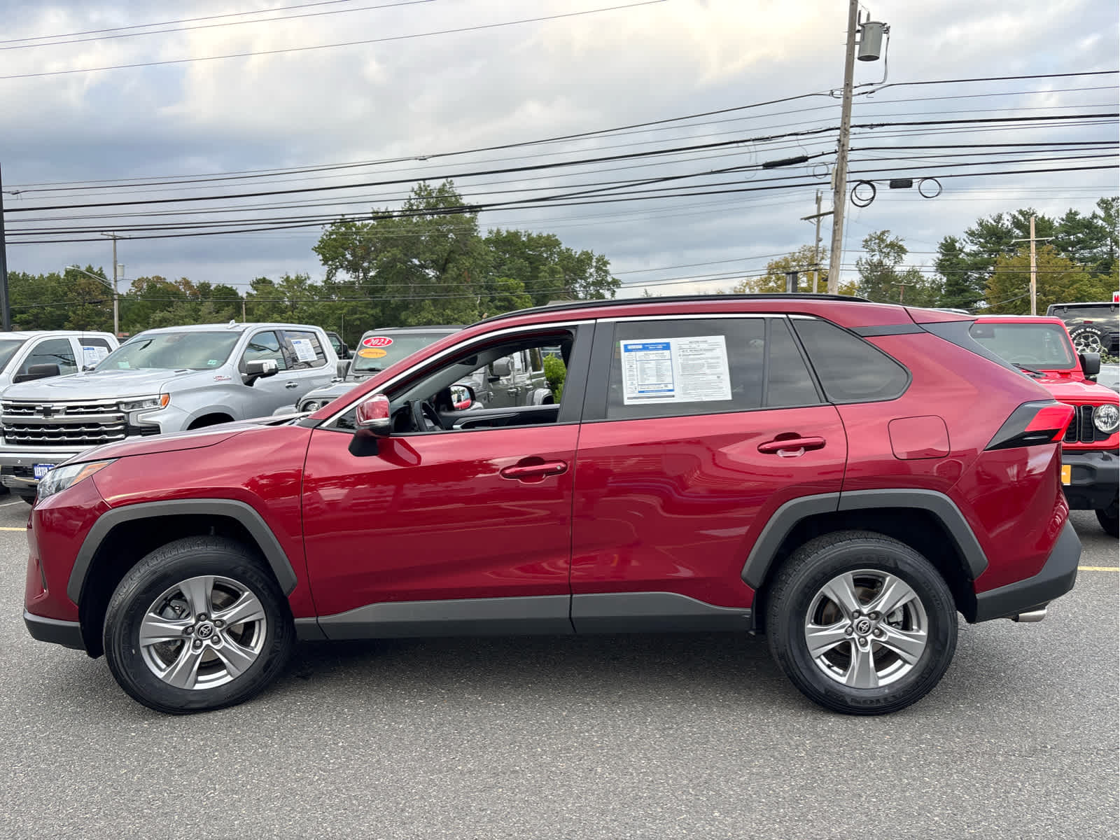 2022 Toyota RAV4 XLE