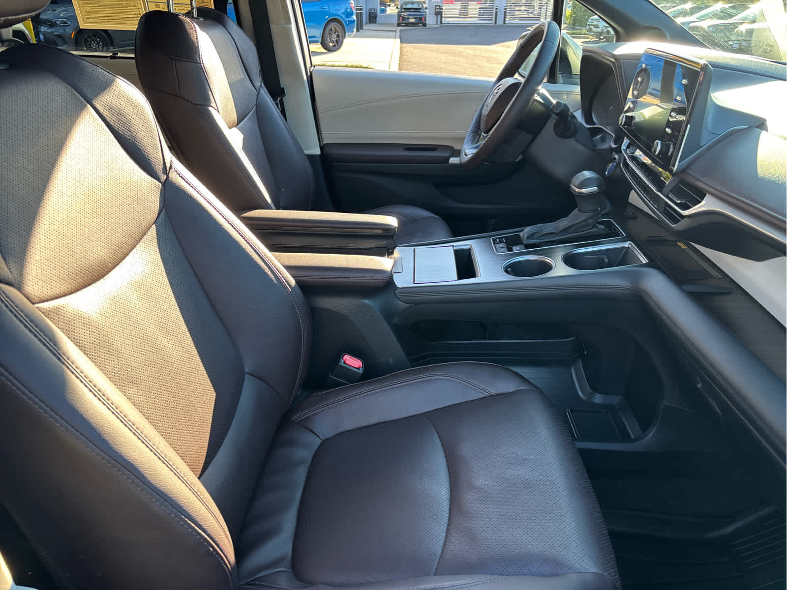 2023 Toyota Sienna Platinum