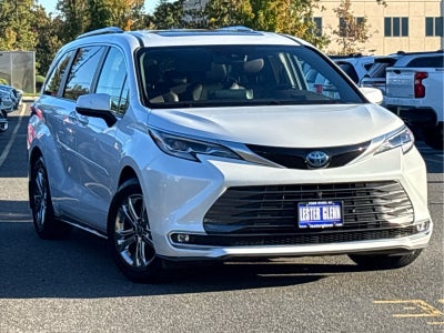 2023 Toyota Sienna Platinum