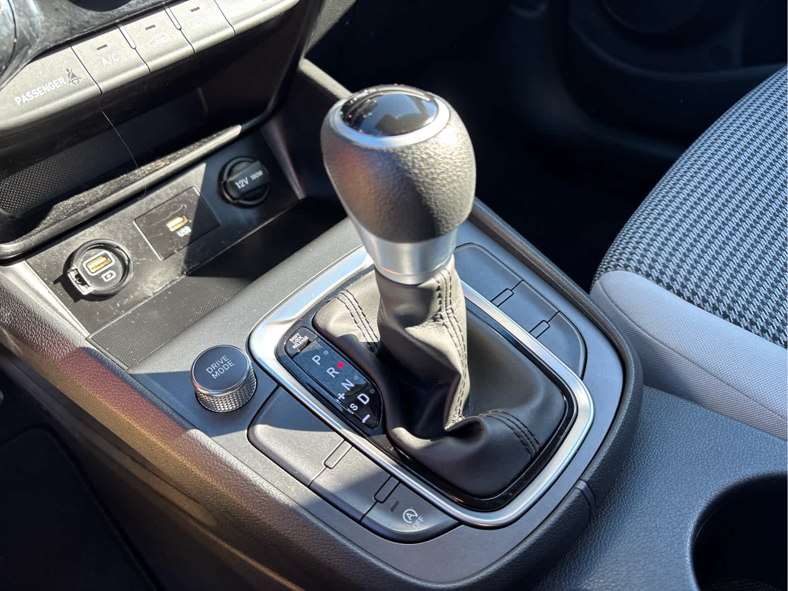 2022 Hyundai Kona SE