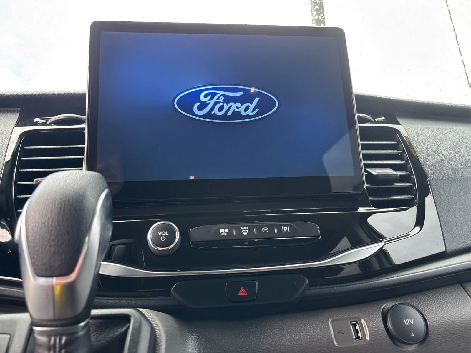 2024 Ford Transit Passenger Wagon XLT