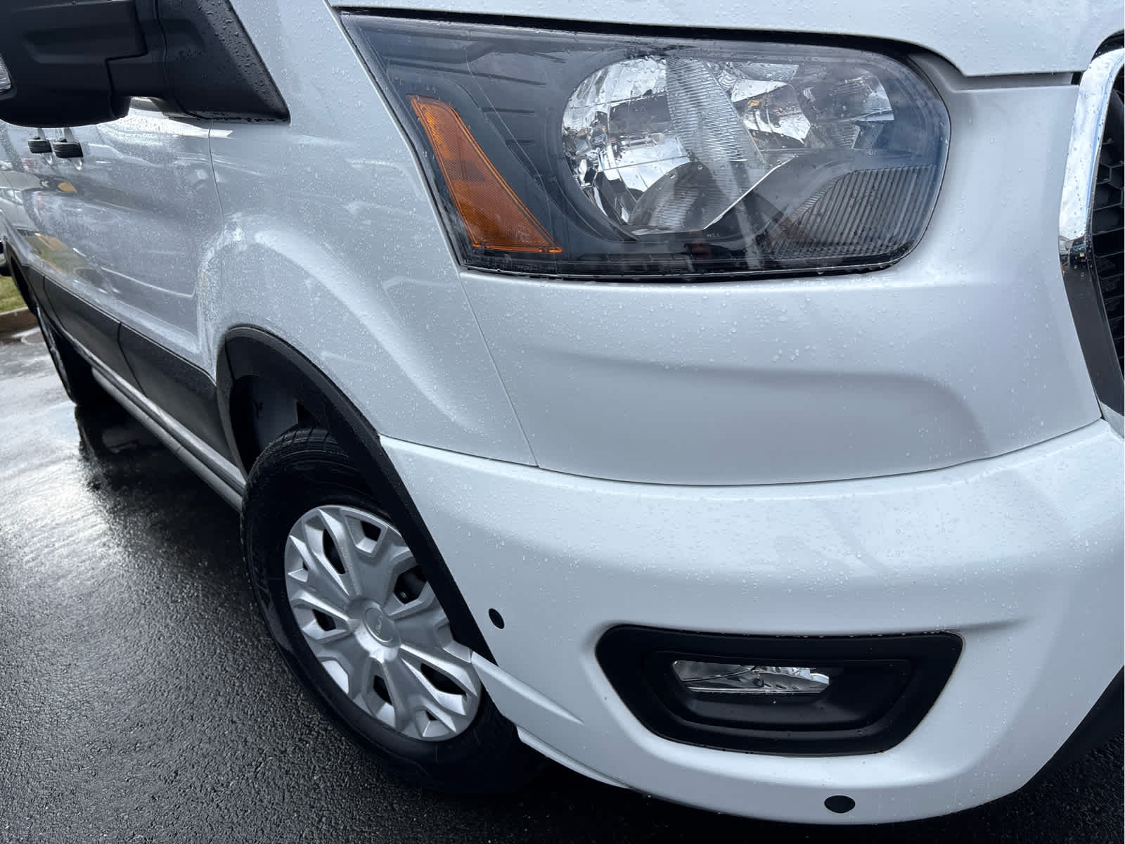 2024 Ford Transit Passenger Wagon XLT