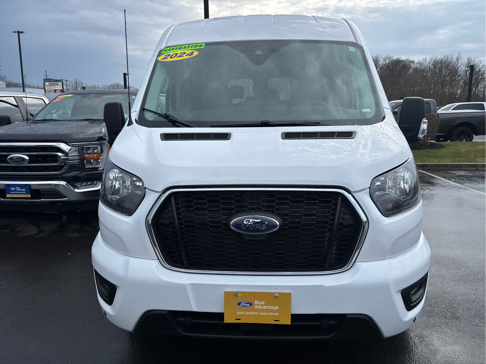 2024 Ford Transit Passenger Wagon XLT