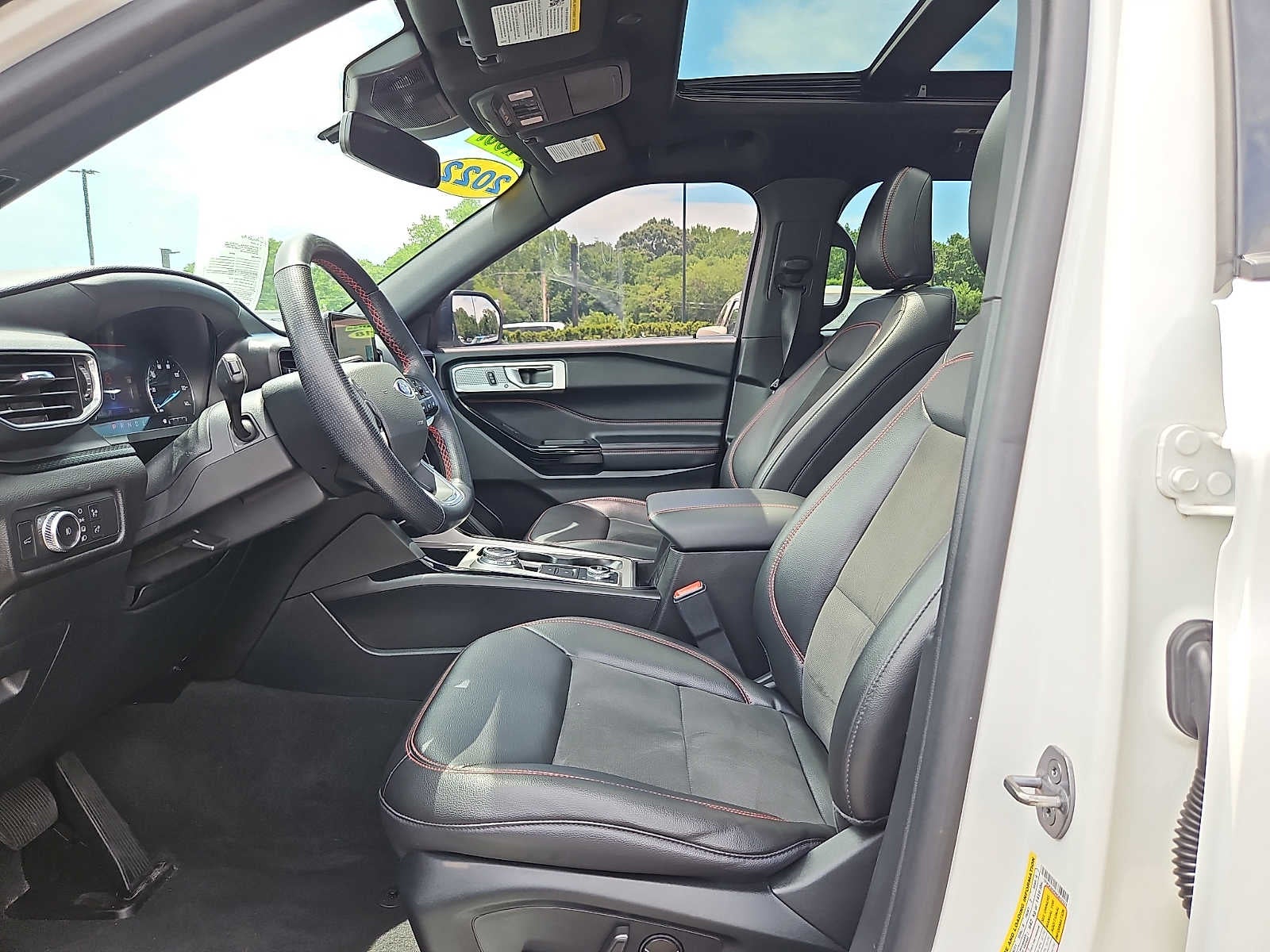 2022 Ford Explorer ST-Line