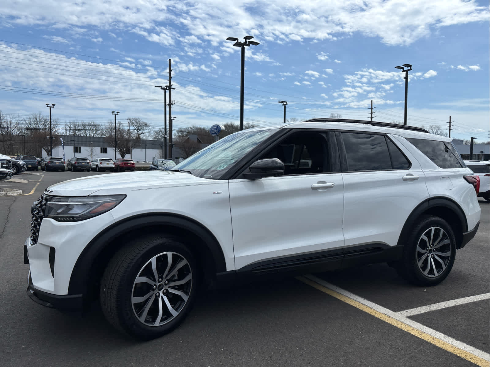 2025 Ford Explorer ST-Line