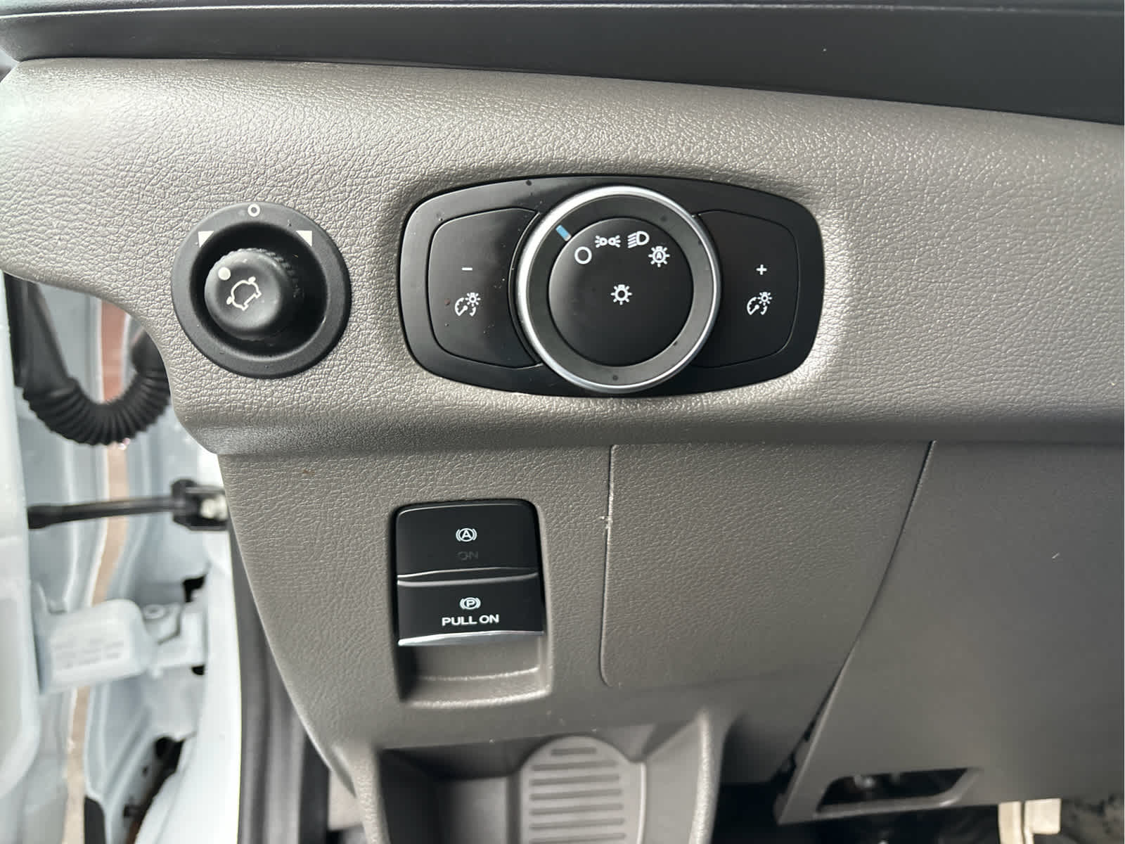 2024 Ford Transit Cargo Van T-250 148" Med Rf 9070 GVWR RWD