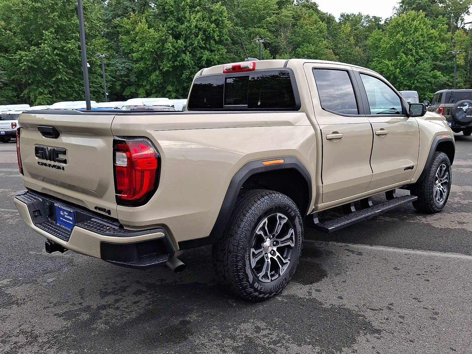2024 GMC Canyon 4WD AT4