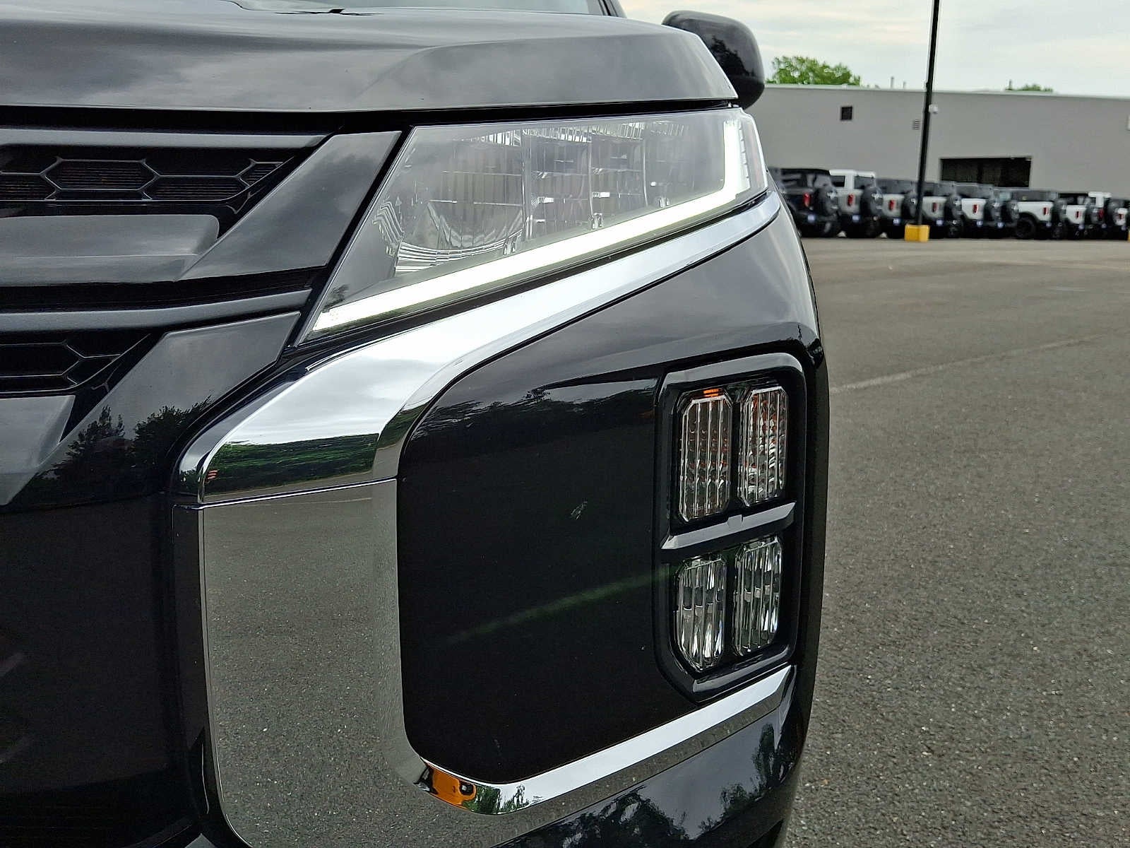 2025 Mitsubishi Outlander Sport LE