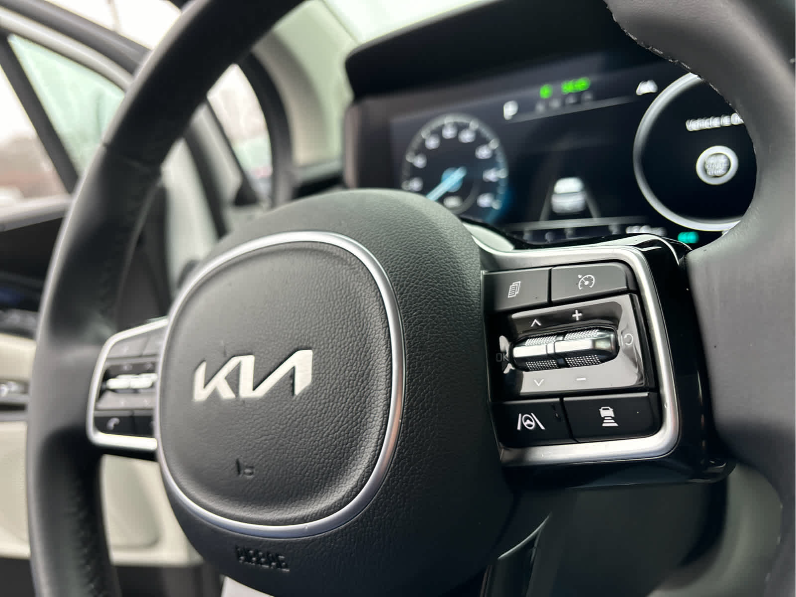 2024 Kia Carnival SX