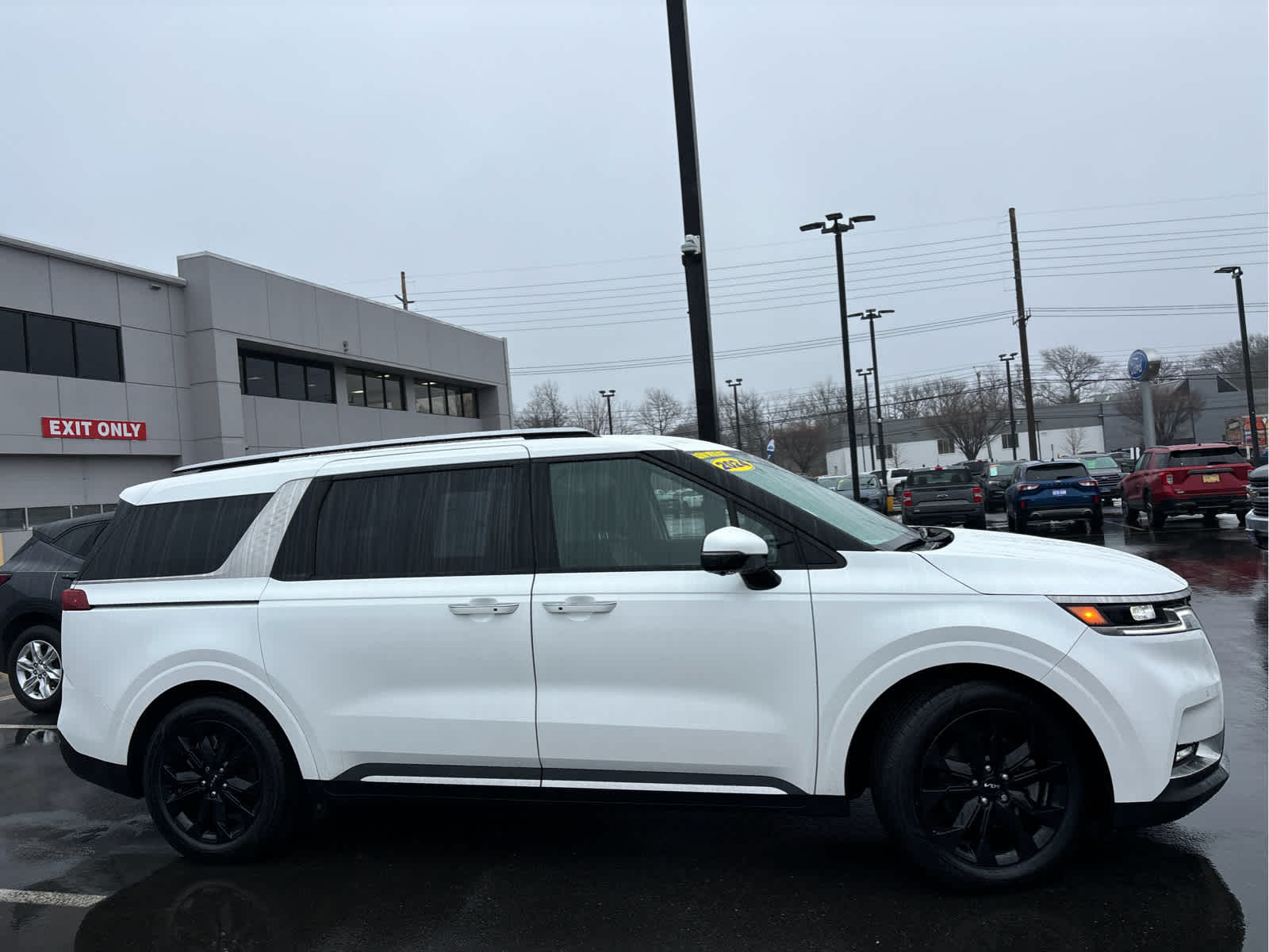 2024 Kia Carnival SX