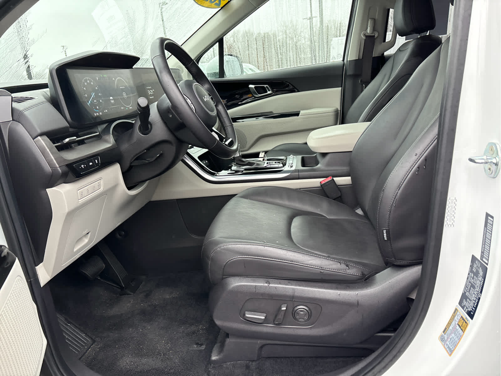 2024 Kia Carnival SX