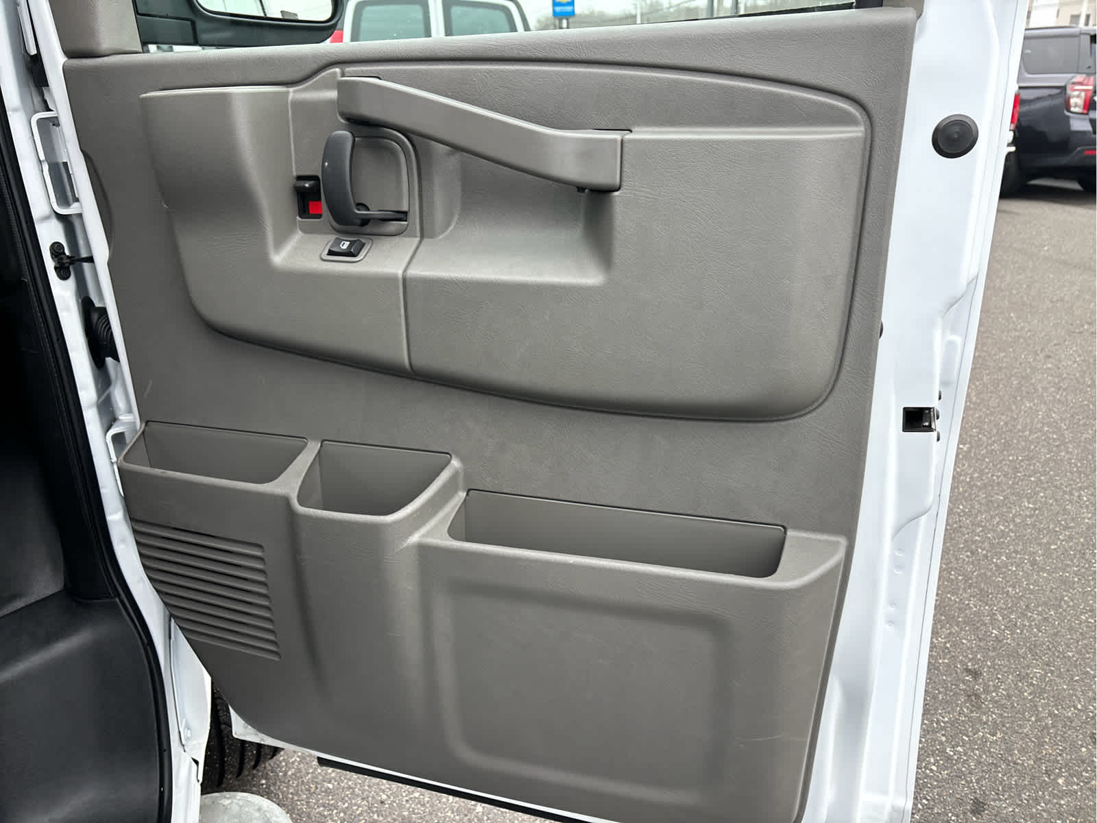 2024 Chevrolet Express RWD 2500 135"