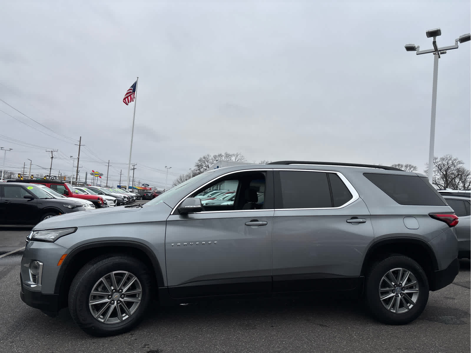 2023 Chevrolet Traverse LT Cloth