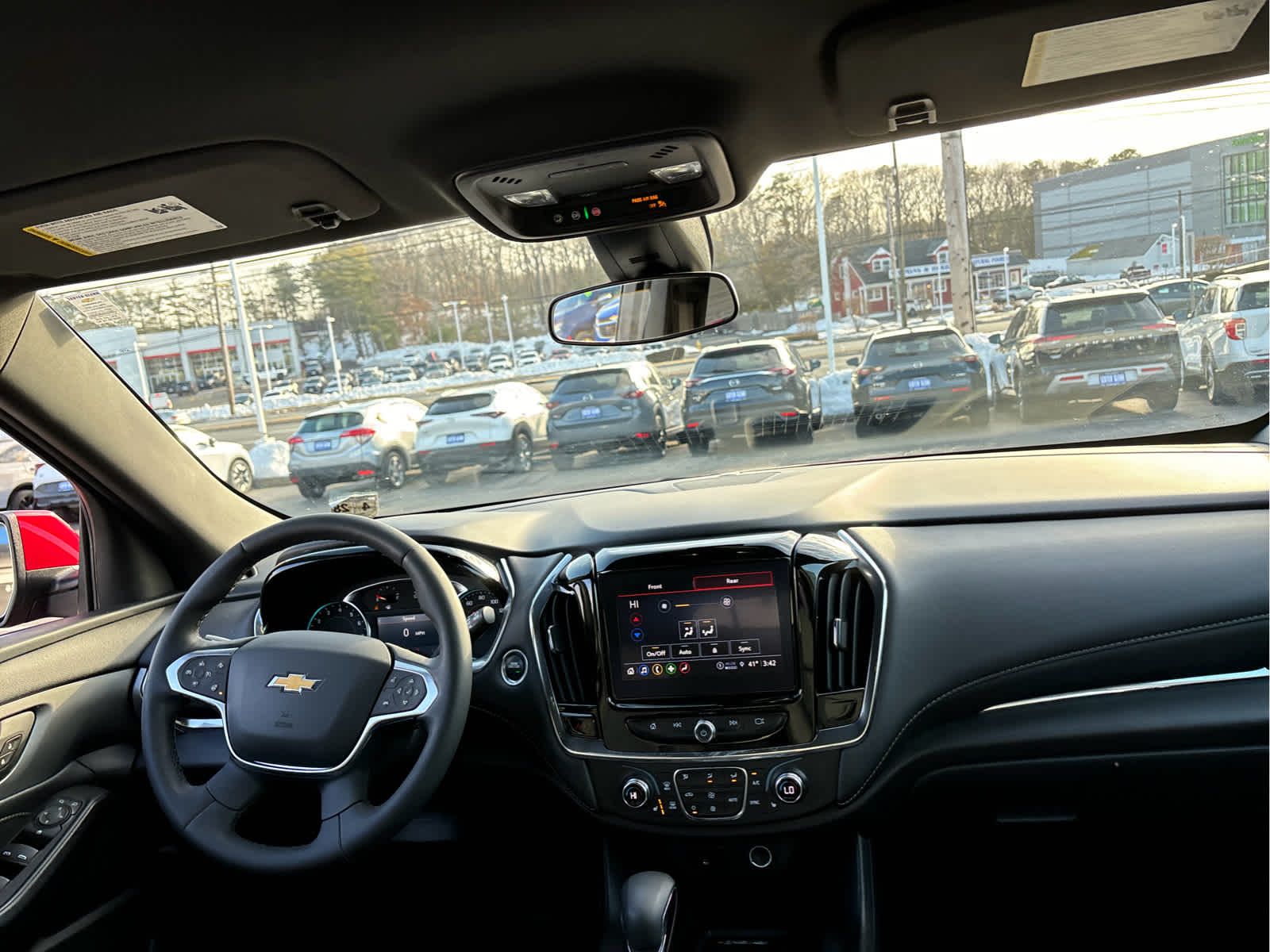 2023 Chevrolet Traverse LT Leather