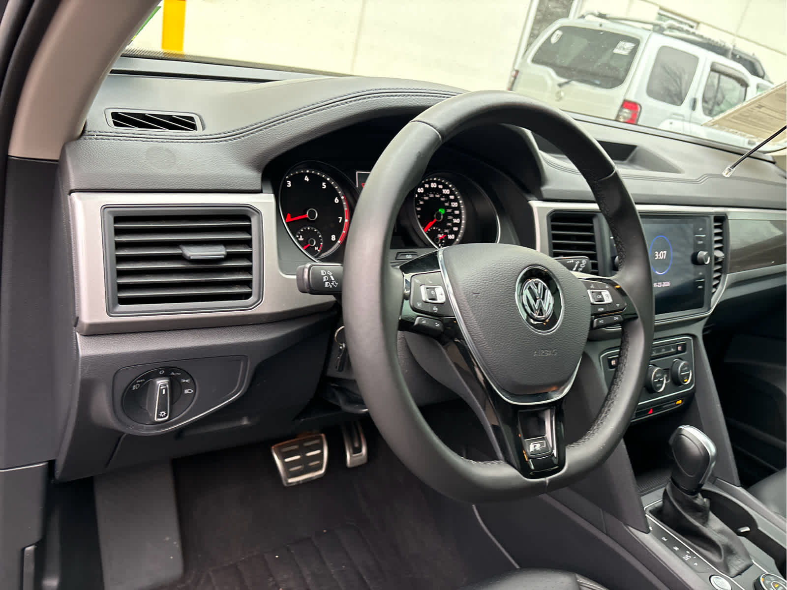 2020 Volkswagen Atlas 3.6L V6 SE w/Technology R-Line