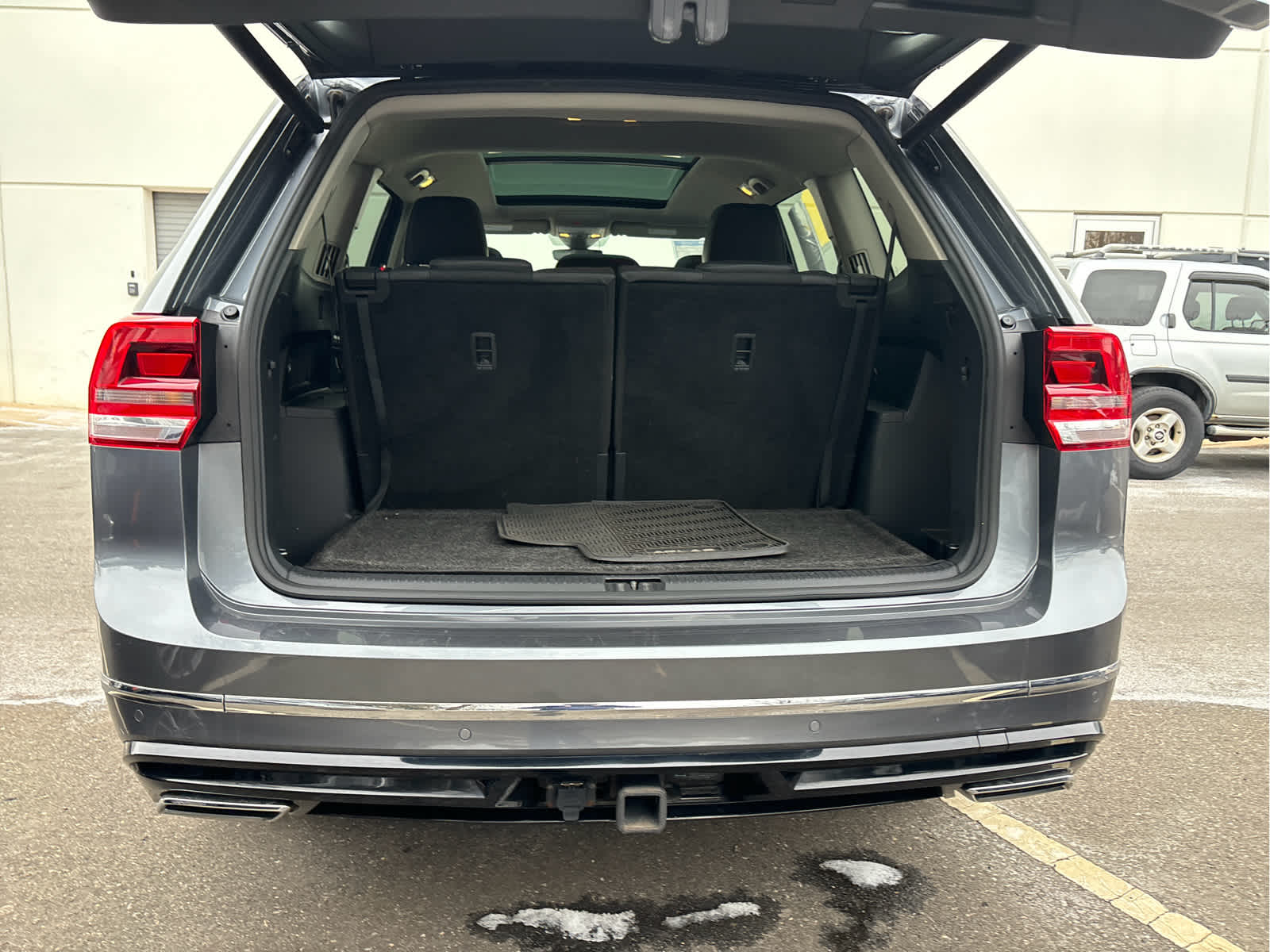2020 Volkswagen Atlas 3.6L V6 SE w/Technology R-Line