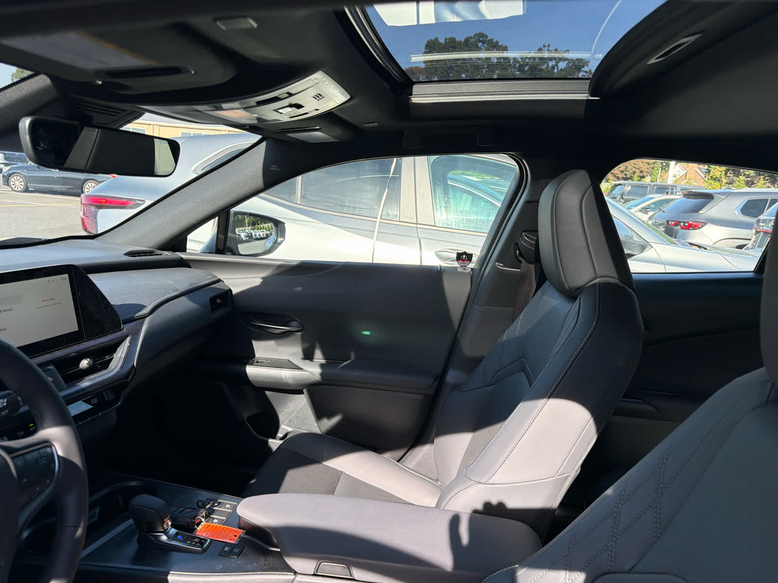 2025 Lexus UX 300h Premium