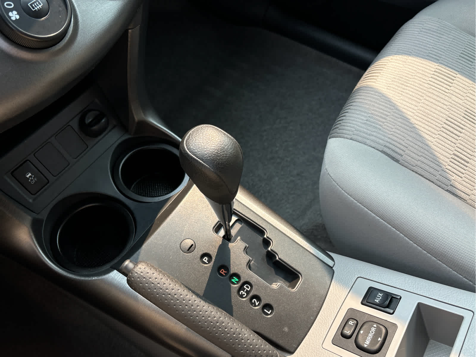 2009 Toyota RAV4 4WD 4dr 4-cyl 4-Spd AT (Natl)