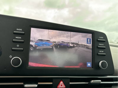 2023 Hyundai Elantra SE