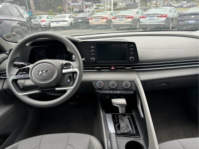 2023 Hyundai Elantra SE