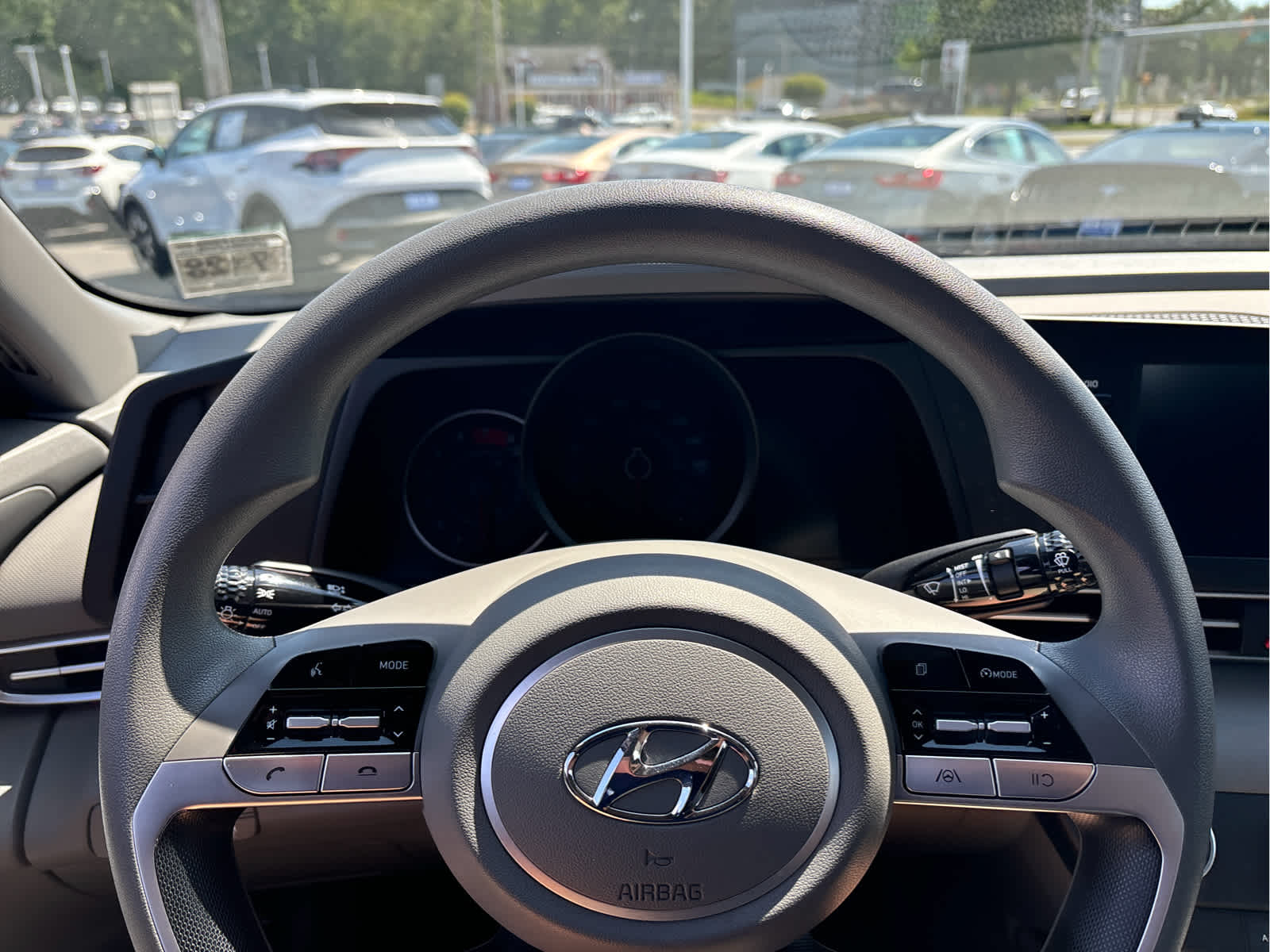 2023 Hyundai Elantra SE