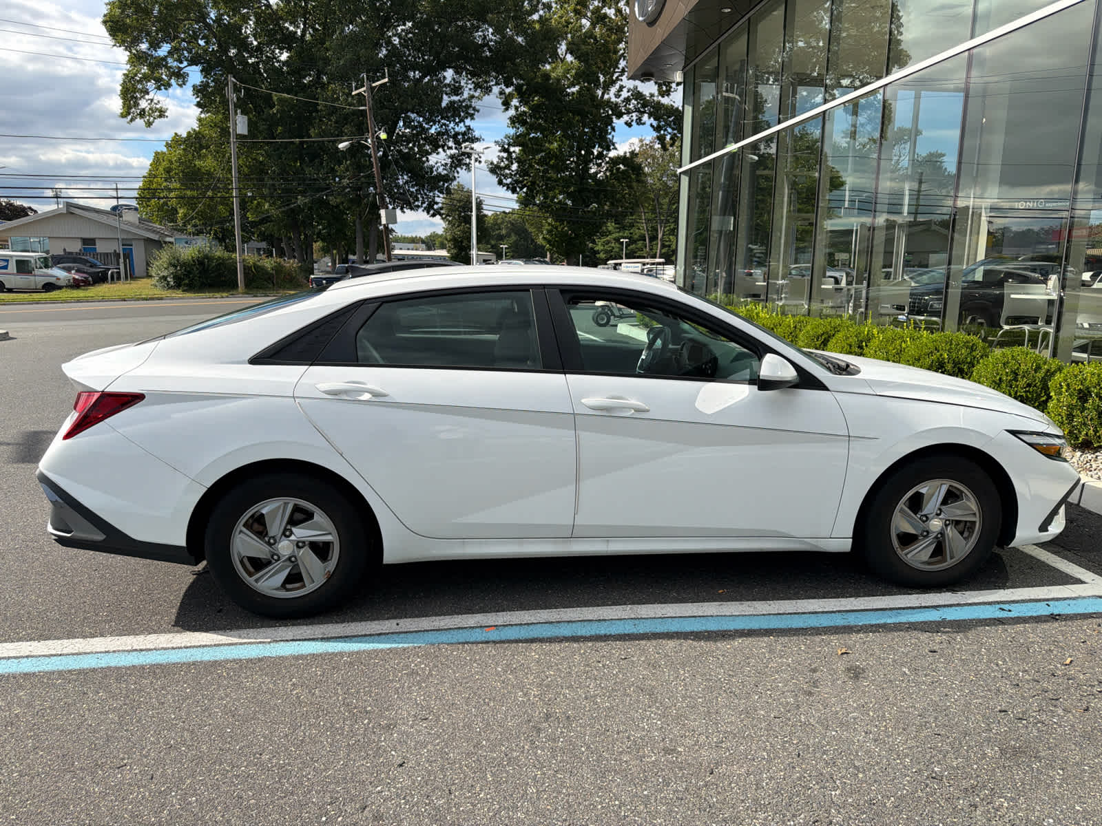 2024 Hyundai Elantra SE