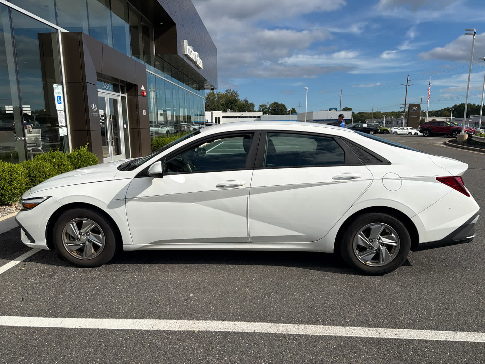 2024 Hyundai Elantra SE