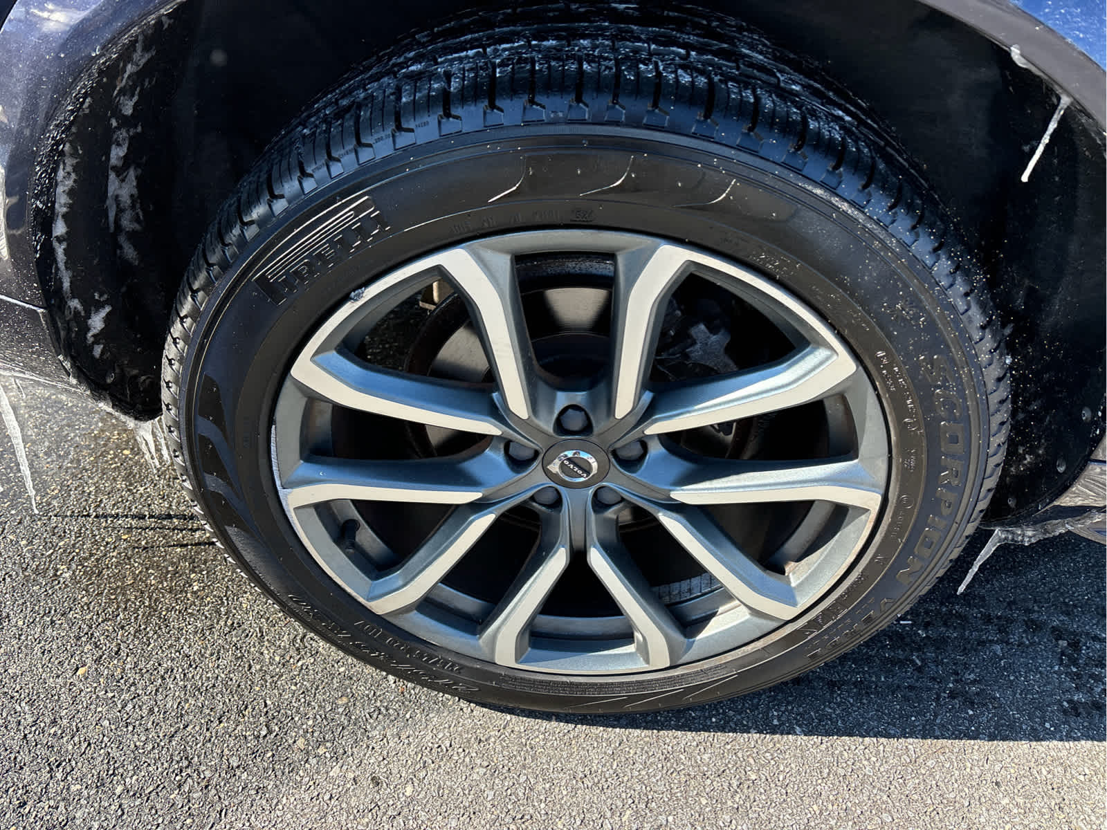 2019 Volvo XC90 Momentum