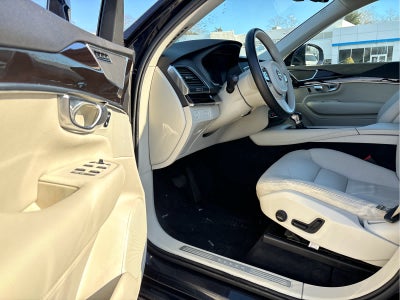 2019 Volvo XC90 Momentum