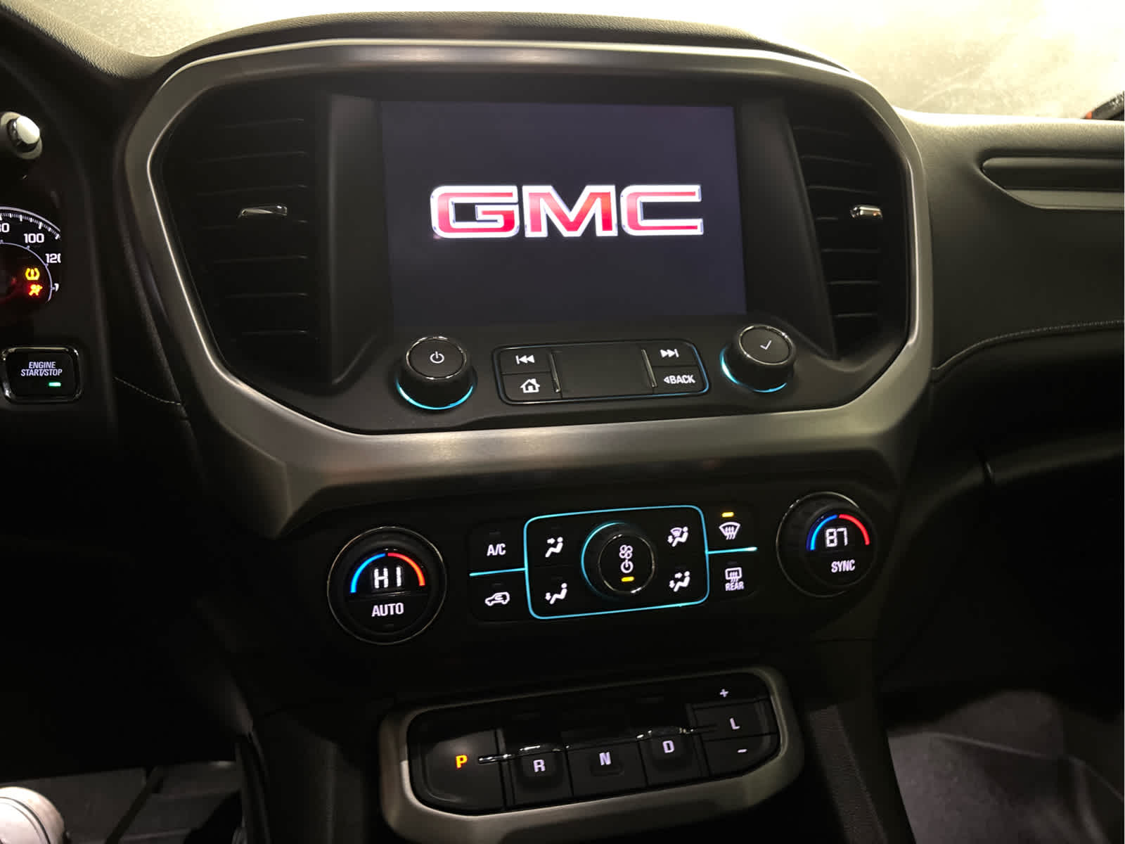 2023 GMC Acadia SLT