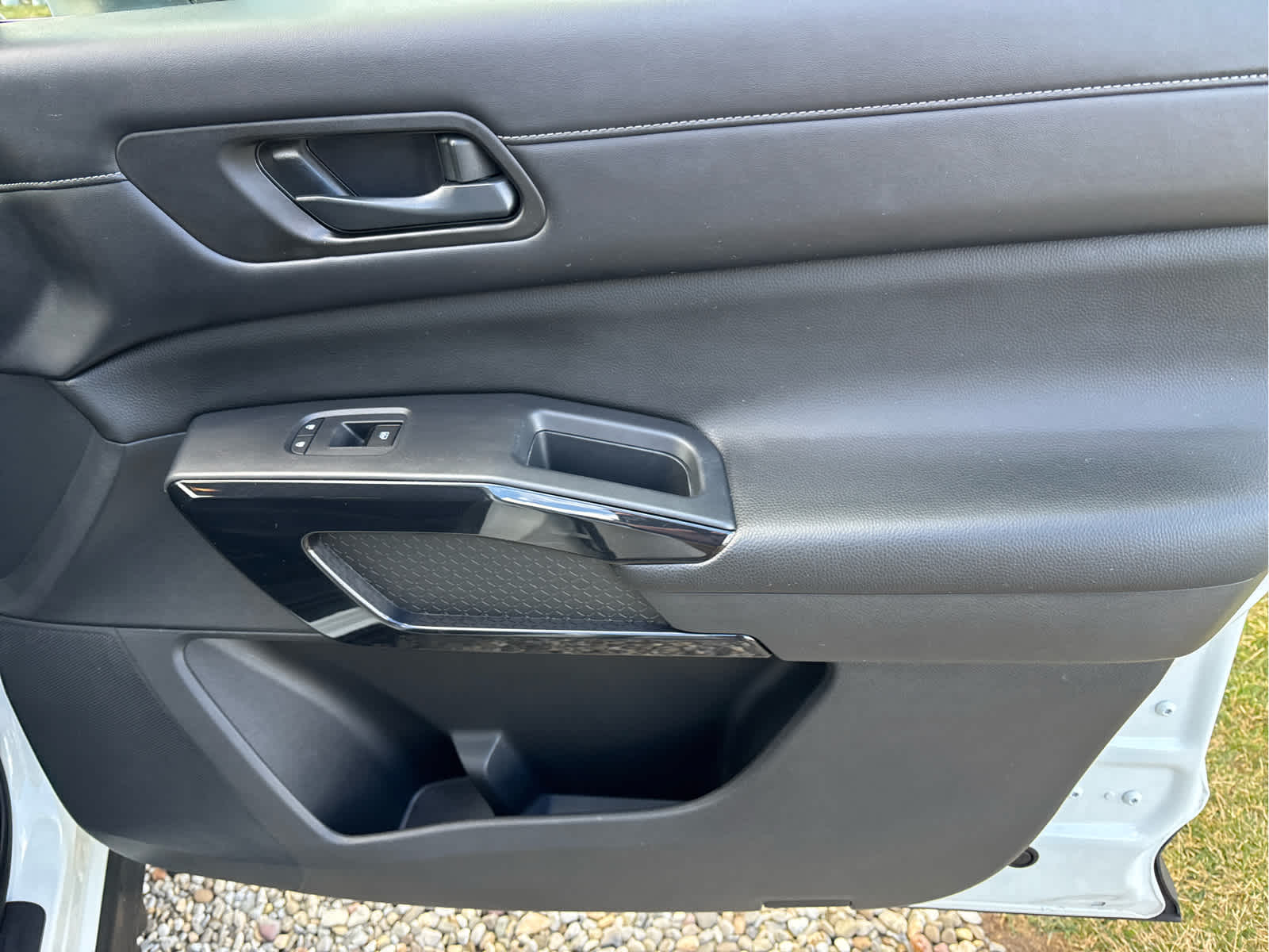 2023 Nissan Pathfinder S