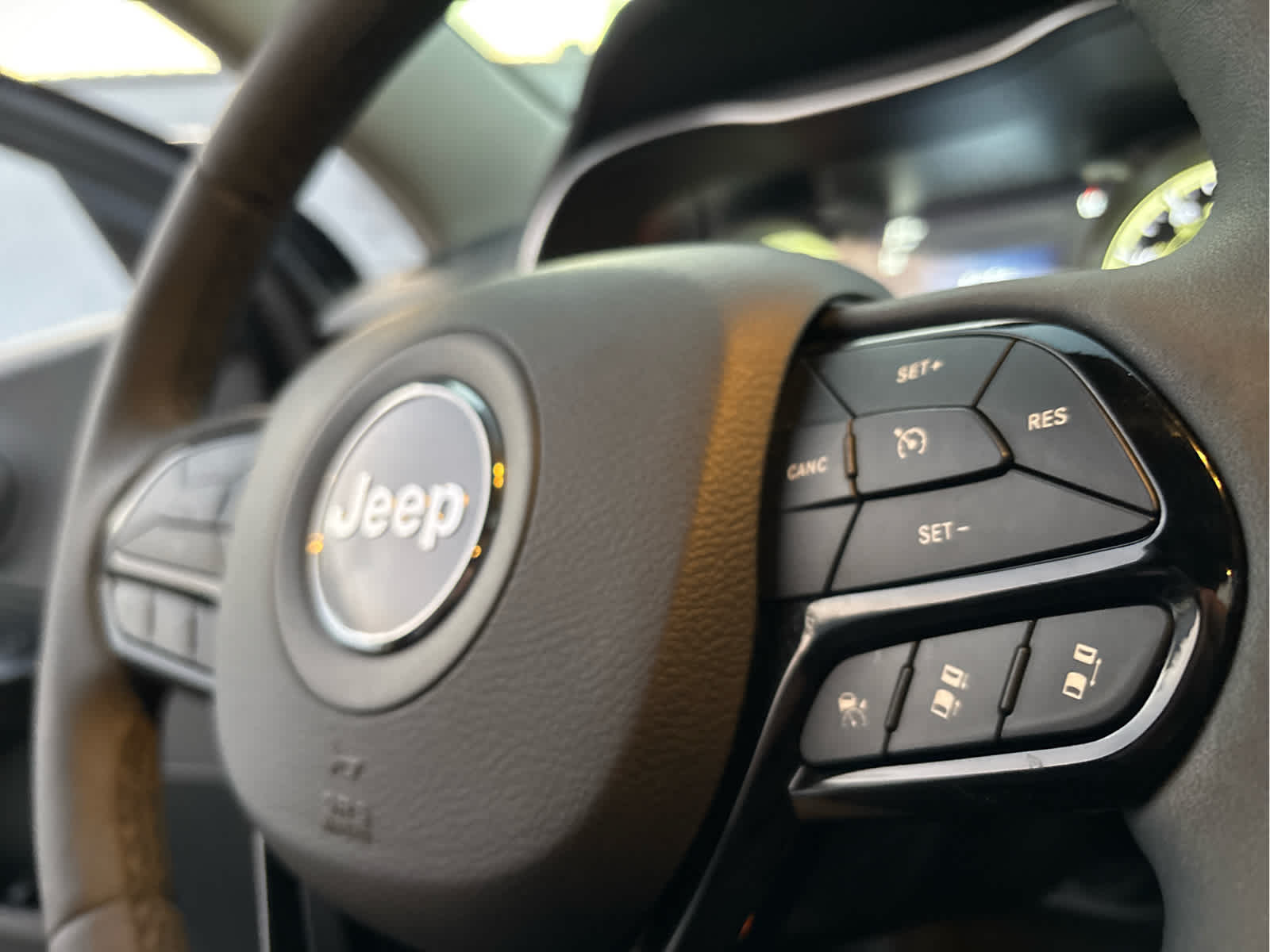 2023 Jeep Cherokee Altitude Lux