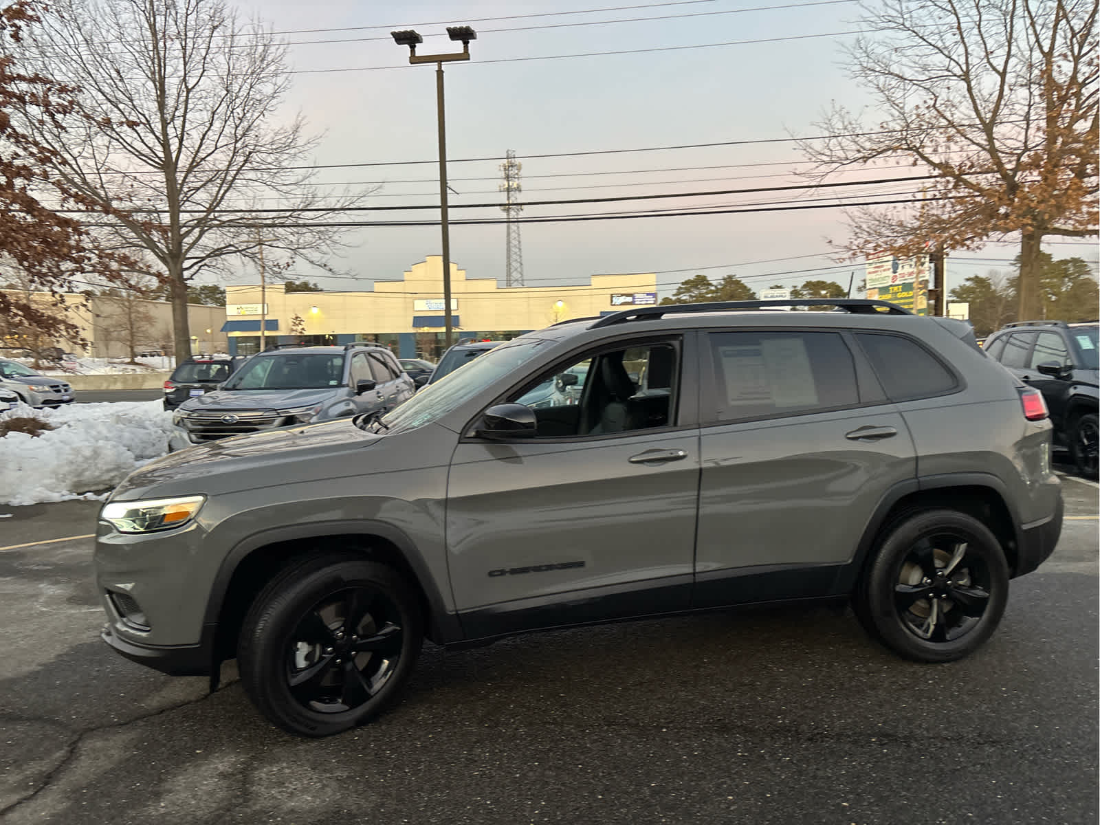 2023 Jeep Cherokee Altitude Lux