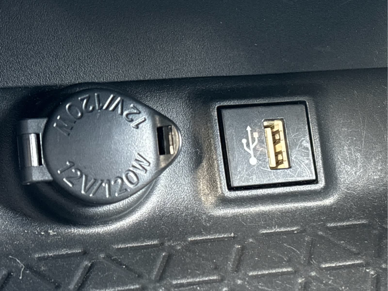 2023 Toyota RAV4 Hybrid Woodland