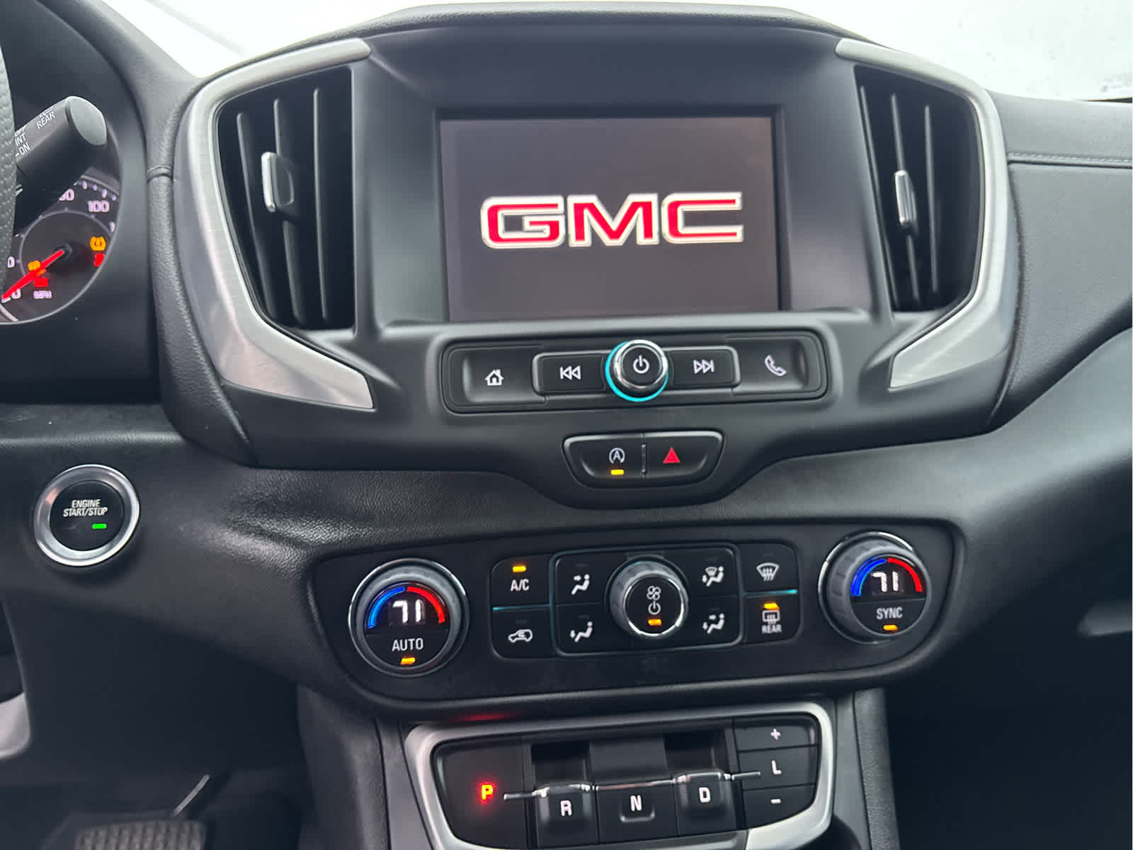 2023 GMC Terrain SLE