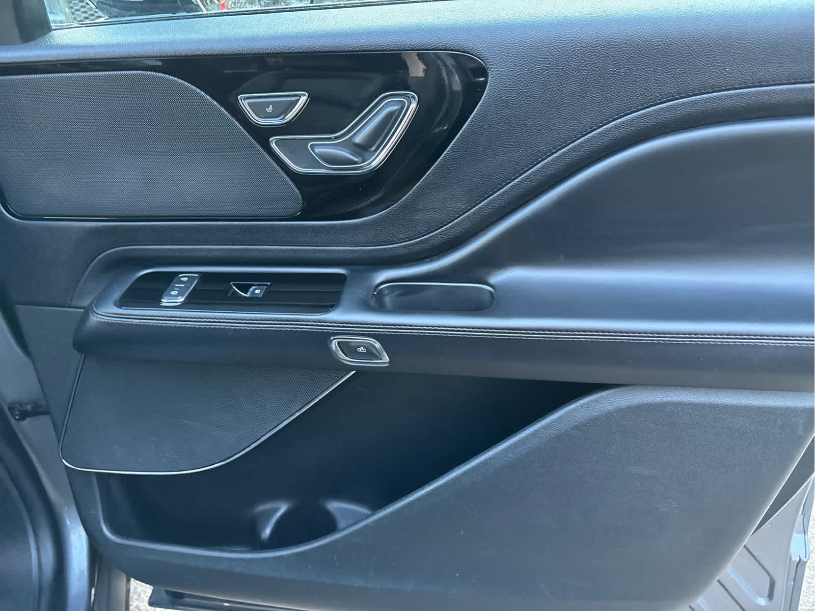 2022 Lincoln Aviator Standard