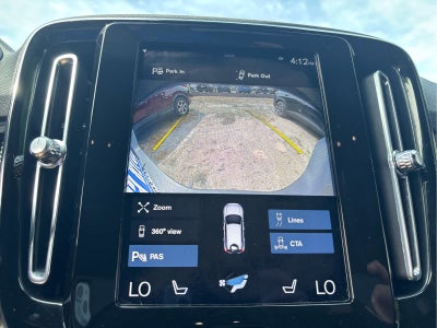 2022 Volvo XC40 R-Design