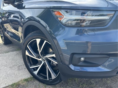2022 Volvo XC40 R-Design