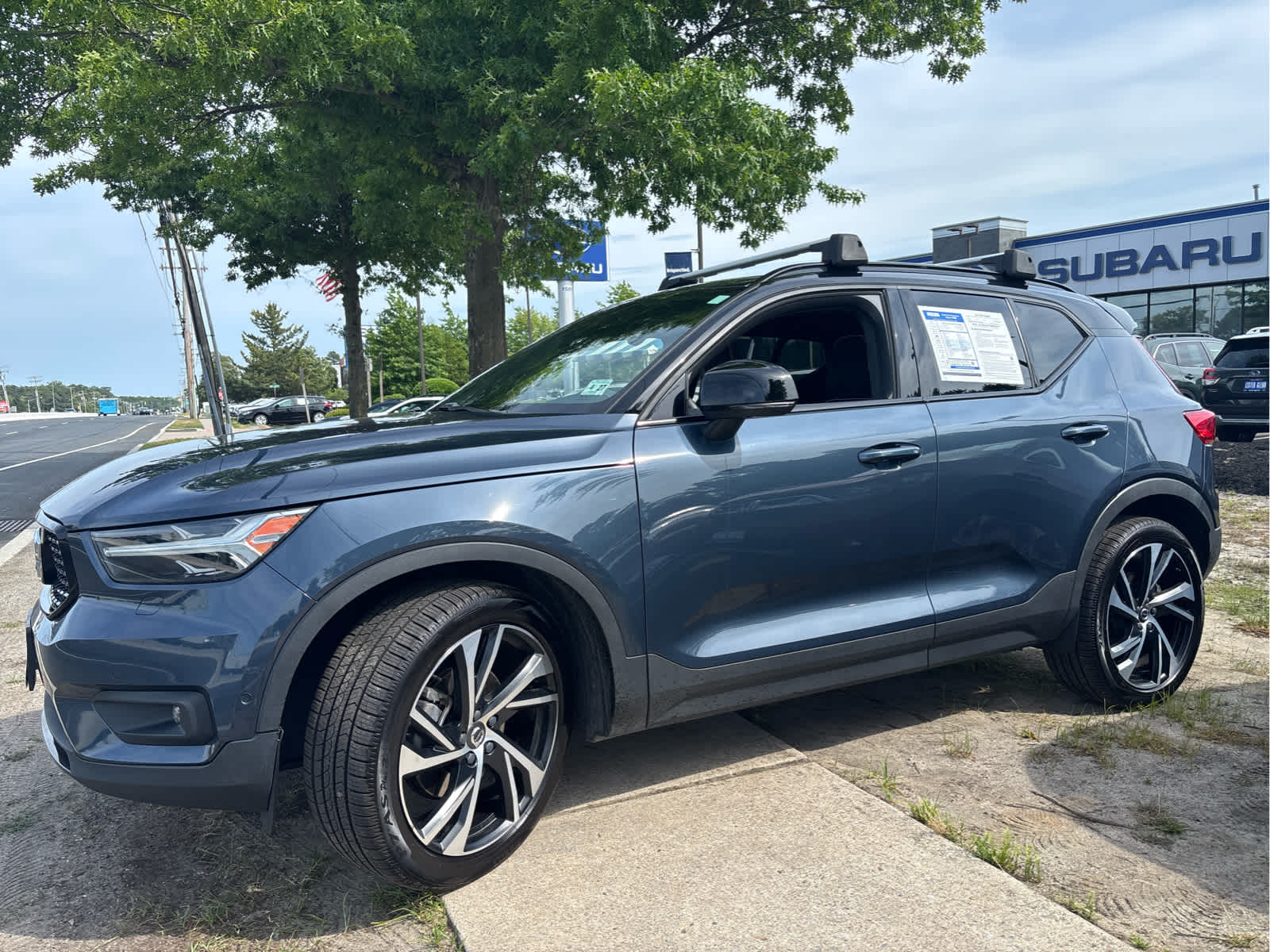 2022 Volvo XC40 R-Design