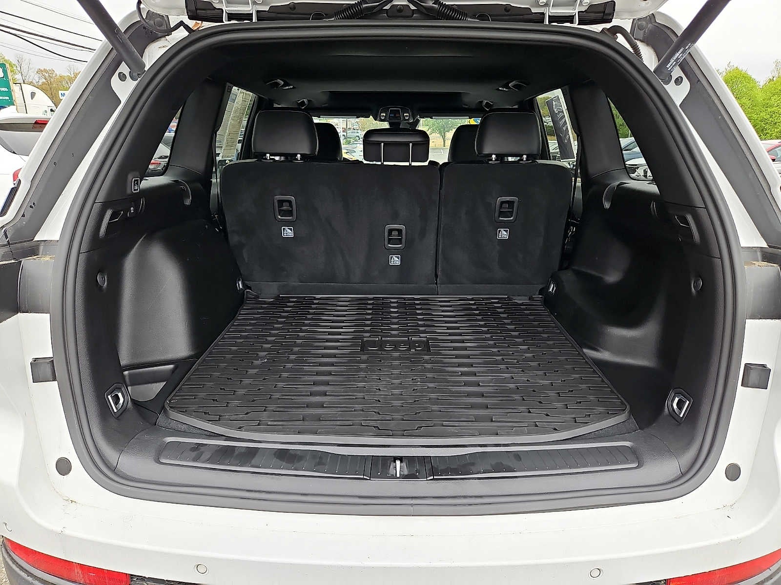 2022 Jeep Grand Cherokee Altitude