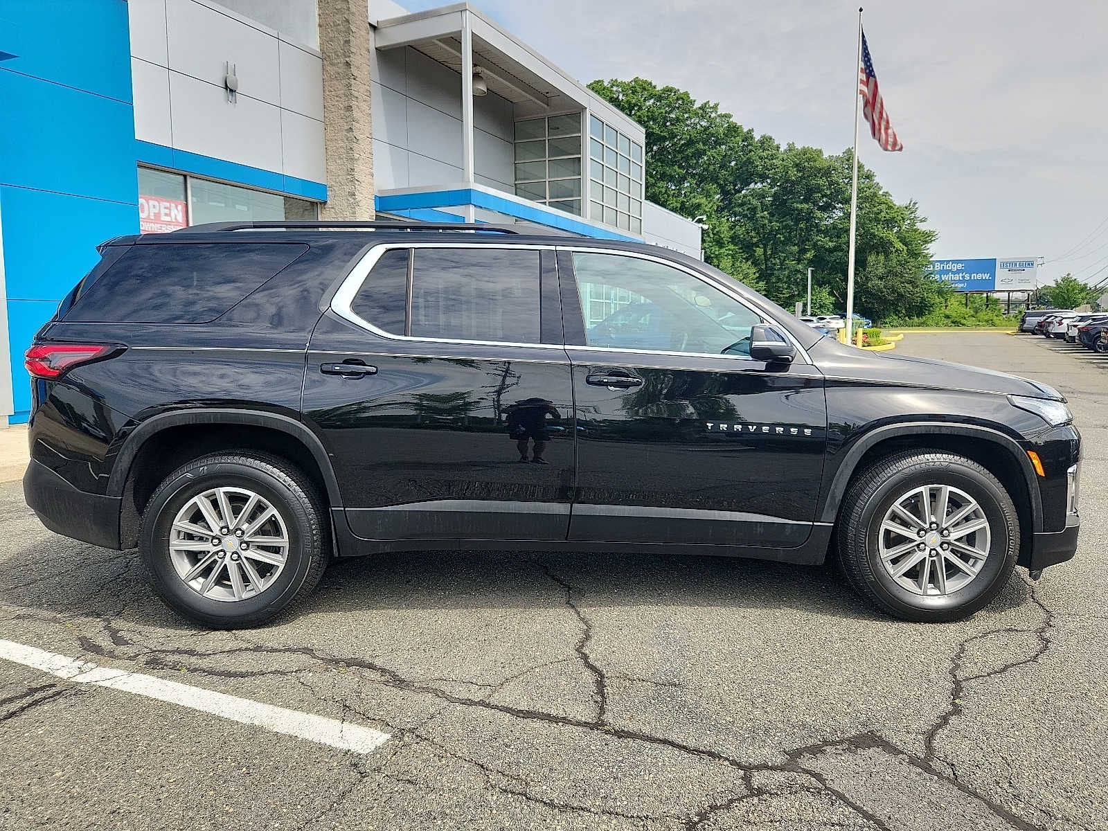 2023 Chevrolet Traverse LT Cloth