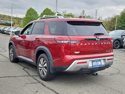 2022 Nissan Pathfinder SL