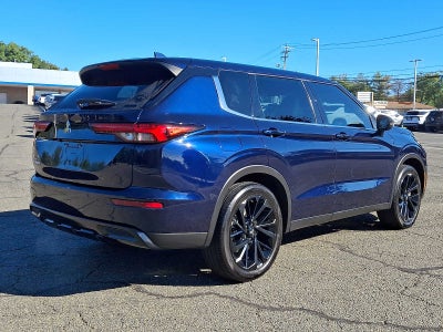 2022 Mitsubishi Outlander Black Edition