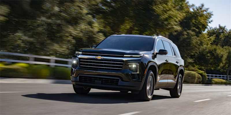 2027 Chevrolet Traverse Black Glossy Exterior